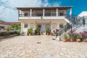 Aleka Apartment 2, Агиос Георгиос