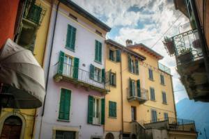 Vicolo Dei Pescatori - by MyHomeInComo, Ардженьо