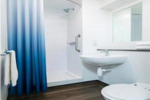 Travelodge London Docklands Central, Лондон