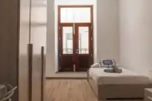 Charming 2BR in Historic Valletta | Prime Central Location, Биргу