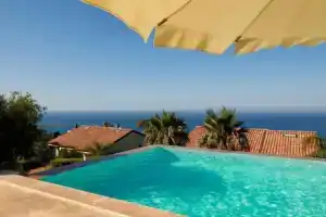 Luxury sea View, With Infinity Pool in Sicily, Чефалу