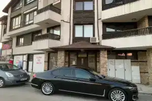 Art Apartment Sleeps 4, Mountain Views, Банско