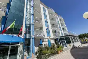 Hotel «Ambassador», Торторето