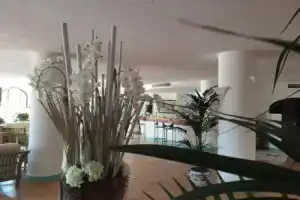 Hotel «Punta Est», Бая-Сардиния