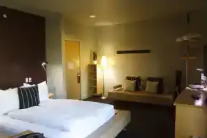 Gravity Haus Truckee-Tahoe, Траки