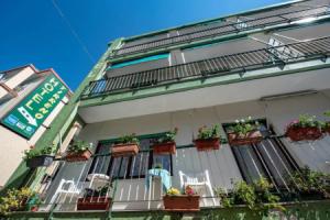 Hotel «Tirreno», Челле-Лигуре