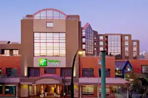 Отель «Holiday Inn Express Vancouver-Metrotown (Burnaby)», Бернаби