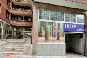 Hotel «Photo Zabalburu», Бильбао