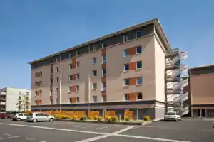 Отель «Séjours & Affaires Le Clos Beaumois», Кан