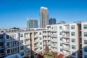 Atlantic 1 BR Apt w/ Balcony & Pool by Frontdesk, Атланта
