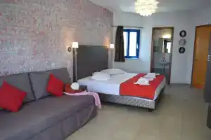 Jack's Rooms, Хараки