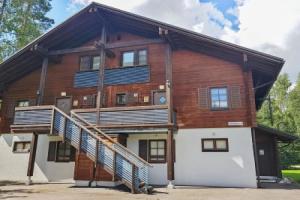 Alppitalo Sinit hti 9 apt 2 Kuopio, Тахковуори