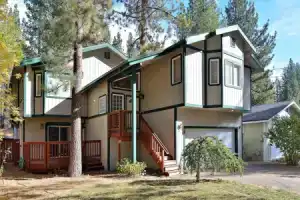 4br South Tahoe Hot Tub House 4 Bedroom Home, Саут-Лейк-Тахо