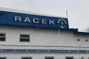 Botel Racek, Прага