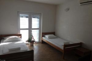 4 Bedroom Apartment in Tisno (8+4), Тисно