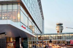 Отель «Marriott Montreal Airport In-Terminal», Дорваль
