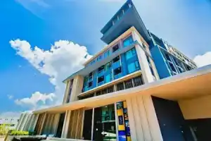 The Aristo Resort, Сурин