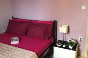 1 Bed - Sleeps 2 - Private Balcony - Free Parking, Миртеа
