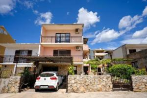 Apartments Gold - 300m from beach, Стари Град