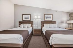 Отель «Canmore Rocky Mountain Inn», Кенмор