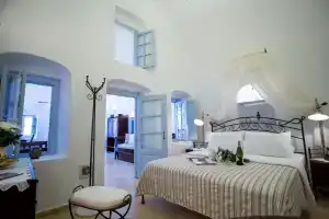 Lithies Traditional Homes, Фиростефани