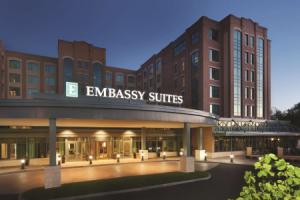 Embassy Suites Saratoga Springs, Саратога-Спрингс