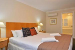 Villa 3br De Saran Resort Condo located within Cypress Lakes Resort (nothing is more central), Поколбин