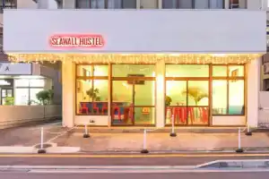 Seawall Hostel, Тятан