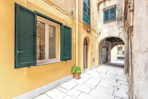 Ai Vicoli Ciambra's Alley by Wonderful Italy, Монреале
