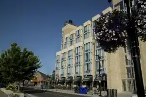 The Falls Hotel & Inn, Ниагара-Фоллс