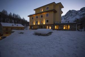 Hotel «Lac Bleu», Брёй-Червиния