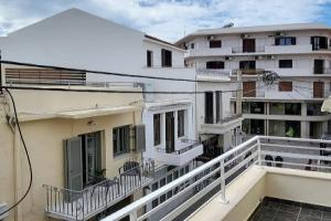George s Poet Maisonette, Ретимно