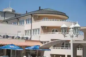 Bellevue Hotel, Золотые пески