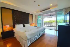 Spacious apartment with Ocean view in Panwa, Панва