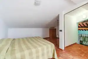 Amazing Apartment in Venturina LI With 2 Bedrooms, Wifi and Outdoor Swimming Pool, Вентурина