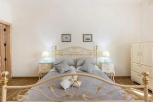70/2- Spacious & Charming 3 Bedroom Apt In Sliema, Сент-Джулианс