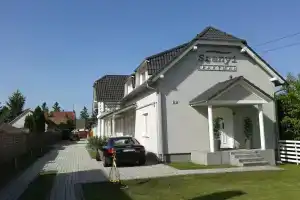 Apartman Szanyi, Бюк
