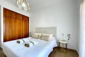 Villa in Velilla With Pool Near Beach, Альмунекар