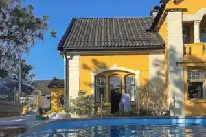 10 Person Holiday Home in Arendal-by Traum, Арендал
