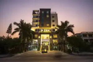 Zen Riverside Hotel & Residences, Хайфон