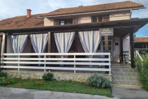 Studio Apartman Grgurić, Карловач