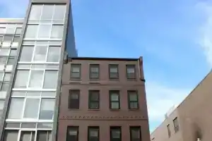 West Broadway Quarters by Thatch, Бостон