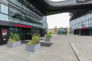 Leonardo Hotel Groningen, Гронинген