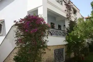 Stella Maisonette Hanioti, Ханиоти