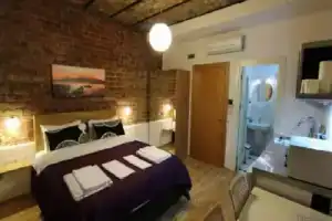 Piccolo Suite, Стамбул