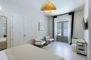 La Madeleine Oia, Ия