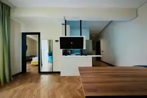 Gogo's Boutique Hotel, Дерми