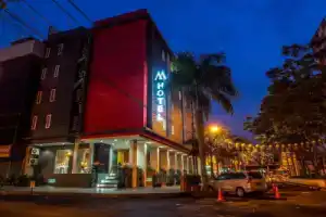M Hotel, Джакарта