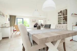 Holiday Home in Schoorl with Fenced Garden near Dunes, Берген