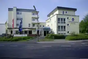 Airport BusinessHotel Köln, Кёльн